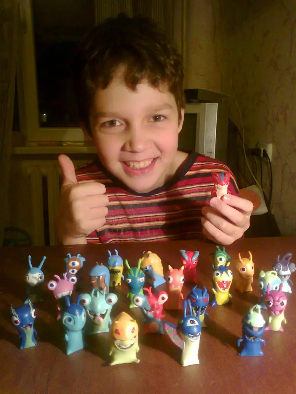 24pcs Slugterra Mini Figure Set 5cm Anime Collectible Models