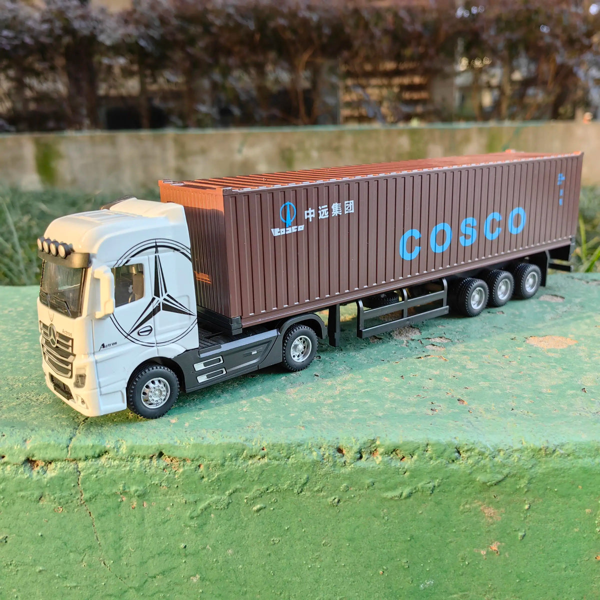 1:50 Diecast Truck Toy Container Model with Sound & Light for Boys