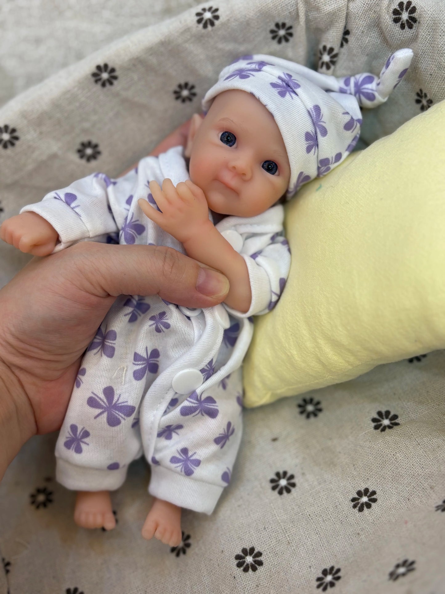 20cm Mini Silicone Reborn Girl Doll Waterproof Painted Skin Flexible Body