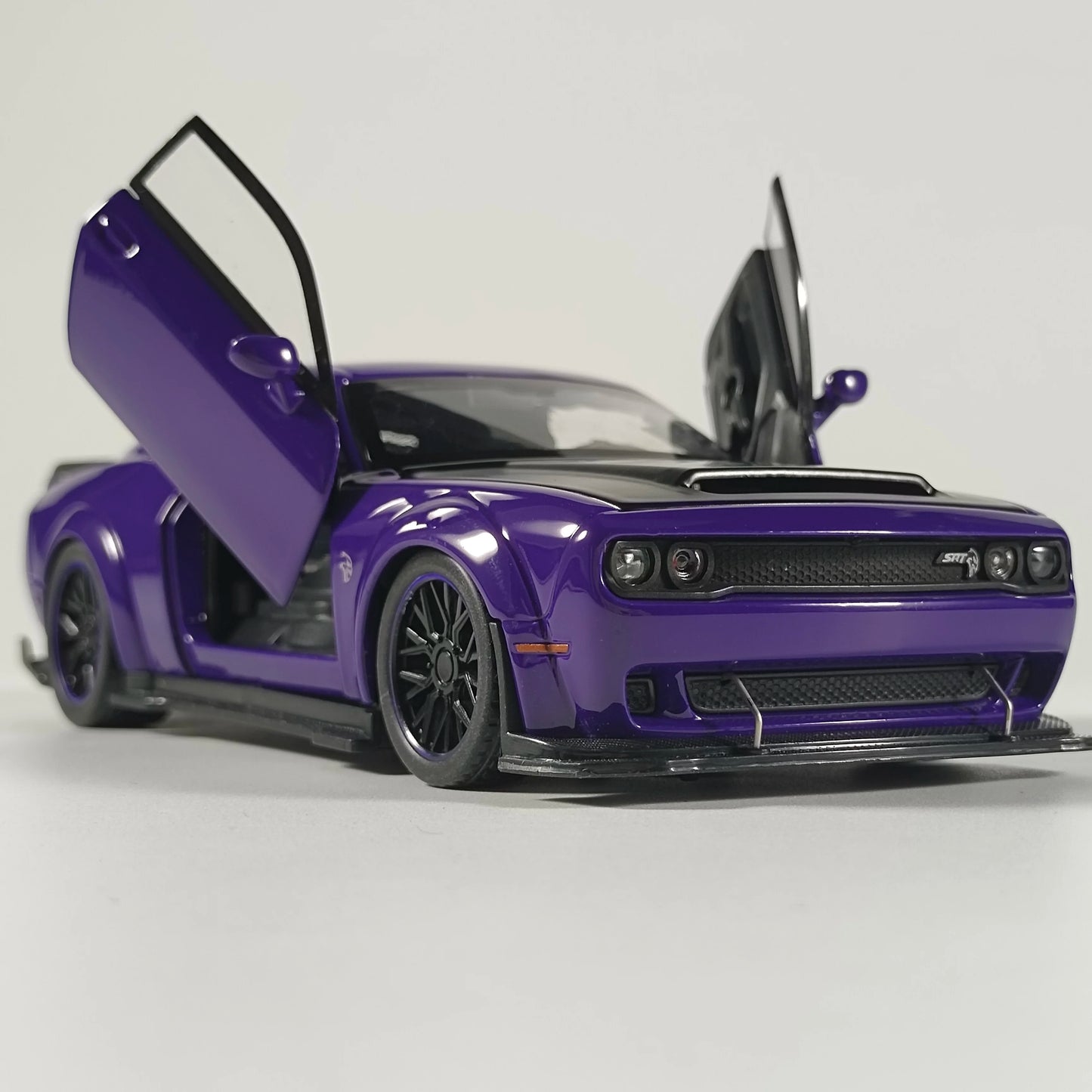 1:32 Dodge Challenger SRT Hellcat Redeye Diecast Alloy V8 Model Car