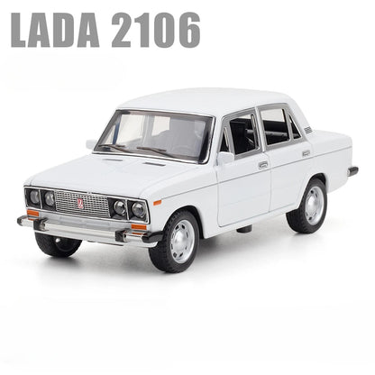 1/24 LADA 2106 Alloy Scale Car Model Diecast Vehicles Car Toys with Sound and Light Toys Collection for Boys Birthday Gift Kids