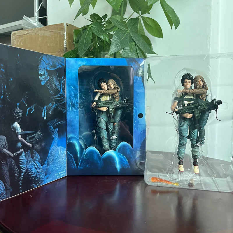 NECA Aliens Ripley Newt Xenomorph Facehugger Action Figure Model Toy Set