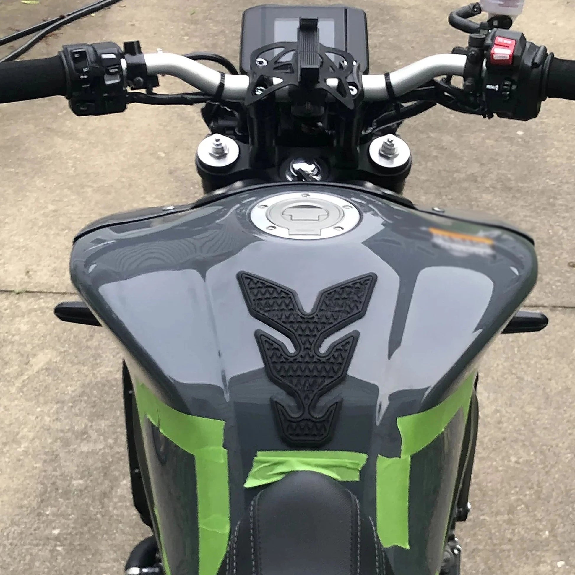 Non-Slip Fuel Tank Side Grip Pads Stickers for Yamaha MT-09 2021-2022 - EXPROTAS