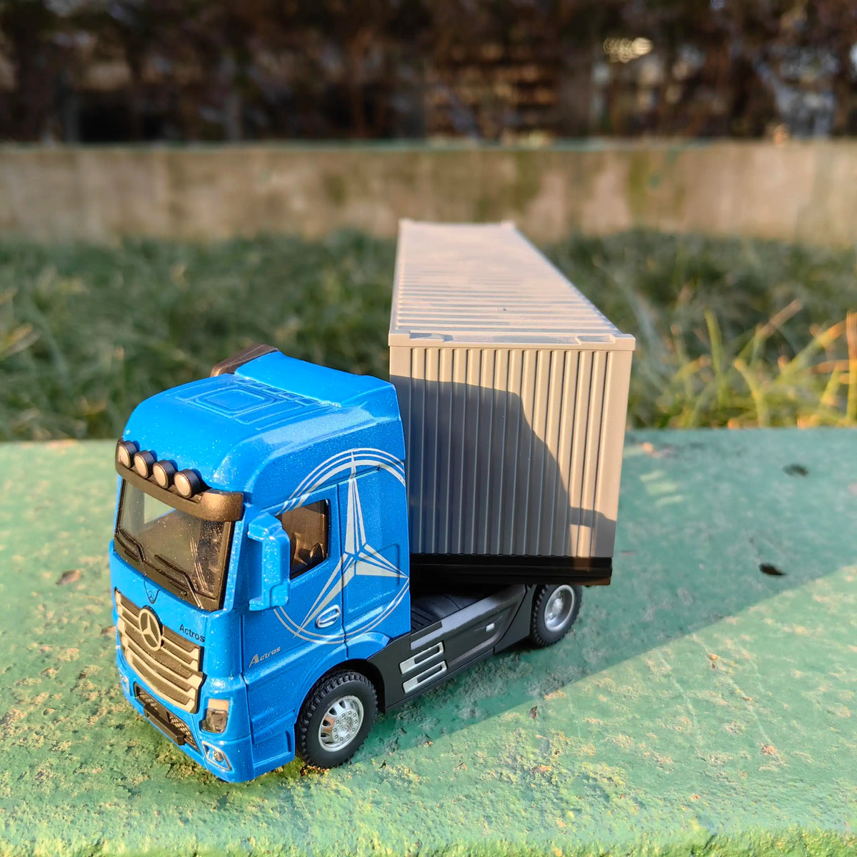 1:50 Diecast Truck Toy Container Model with Sound & Light for Boys