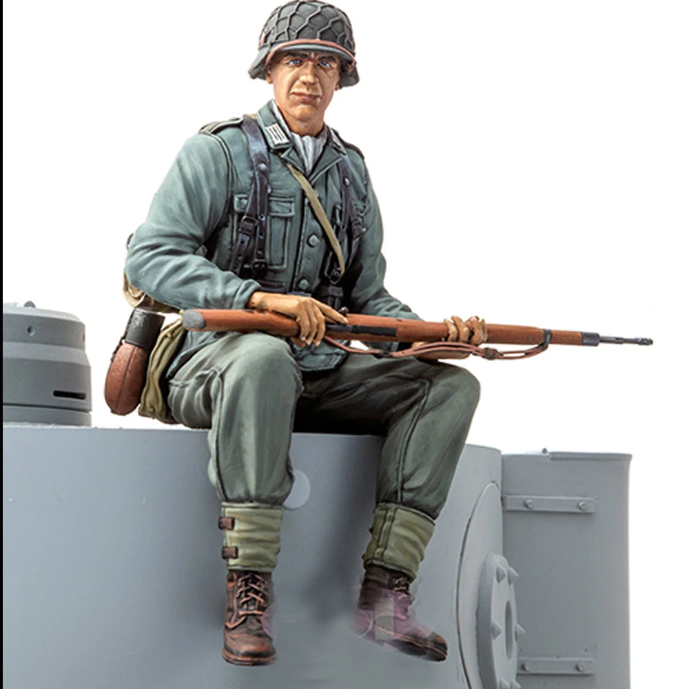 1/16  Infantry, Standing posture, Resin Model figure soldier, Military themes, Unassembled and unpainted kit